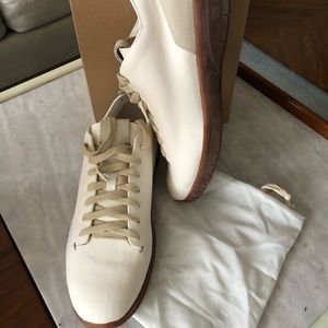 FEIT
Leather Round-Toe Sneakers Size 44